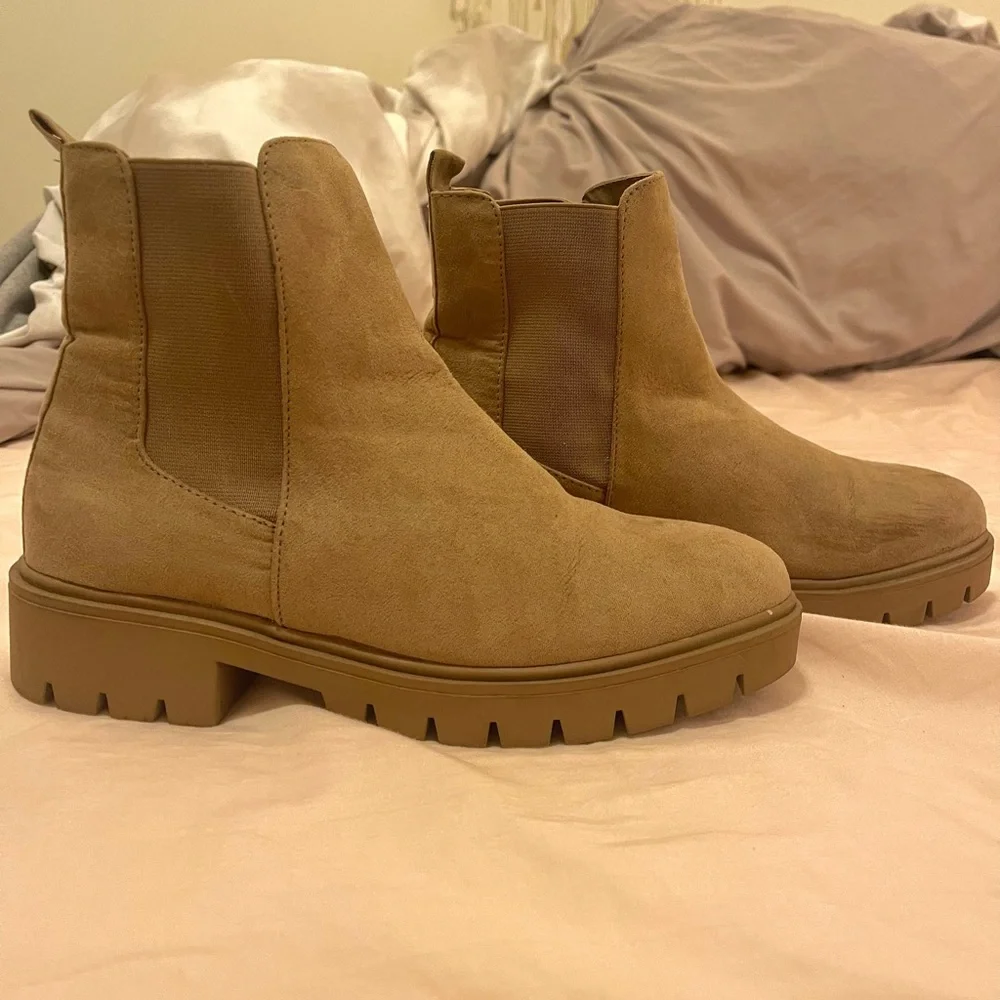 Booties - Picture 3 of 4